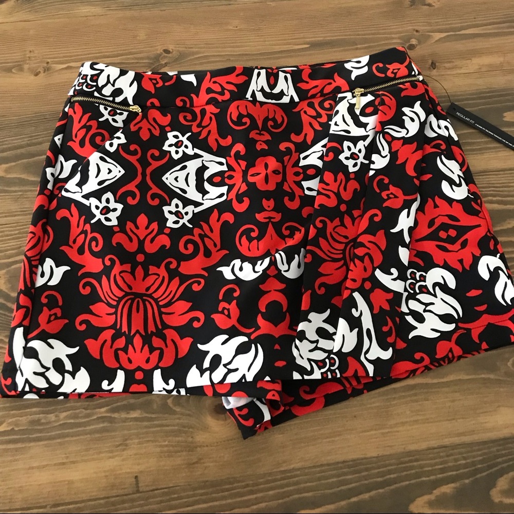 NWT Shorts/skirt by INC International. Size 8